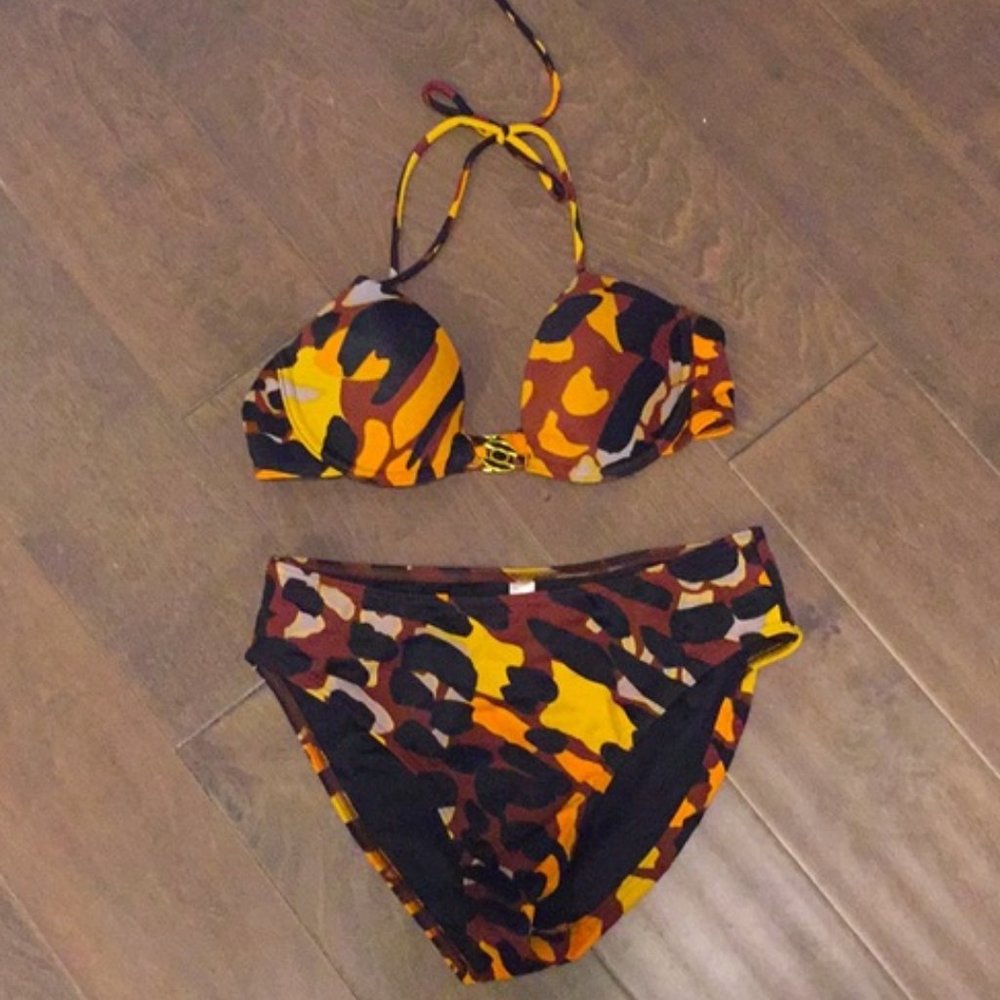 Victoria’s Secret Swimsuit Camo print 34B SMALL